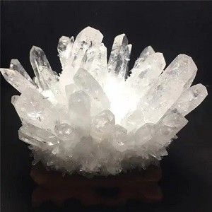 白水晶的作用 白水晶的风水作用与功效有哪些